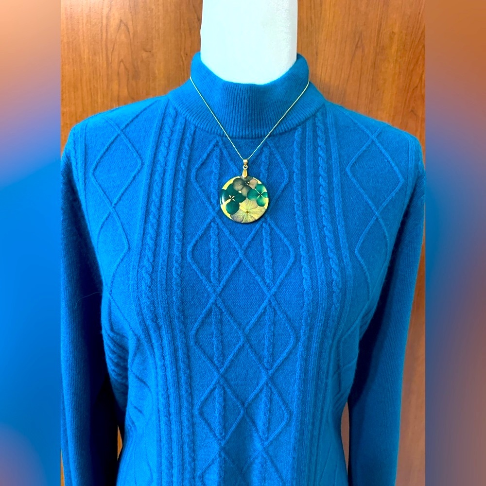 KD KayDee Womens Turtleneck Sweaters Long Sleeve . New without tags